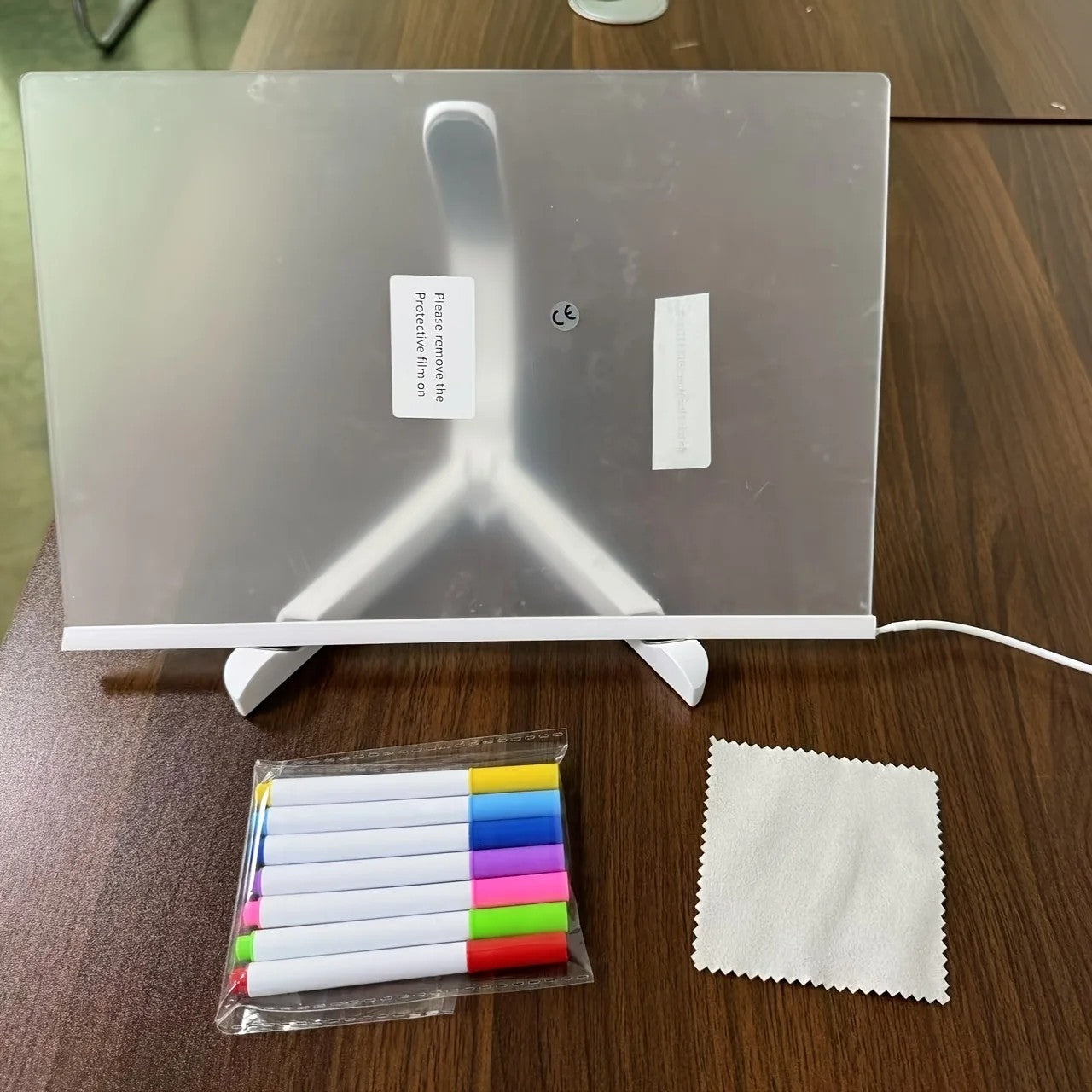 LED Note Board with 7 Coloured Pens Acrylic Dry Erase Illuminated Drawing Board